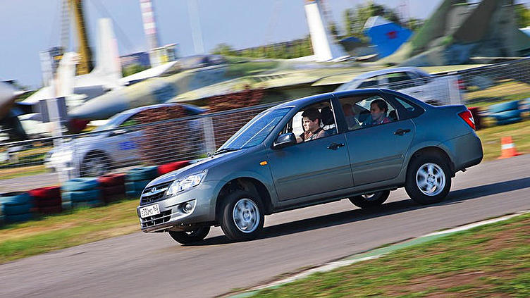 Lada Granta снова подорожала, вместе с Lada Largus и Lada 4x4
