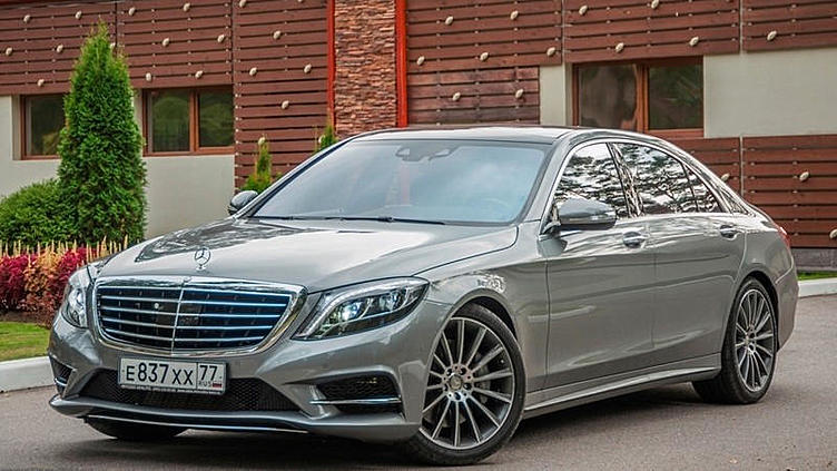 Рабочим Mercedes-Benz придется трудиться больше и дольше Рабочим Mercedes-Benz придется трудиться больше и дольше