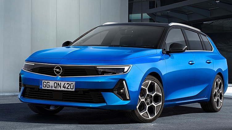 Opel Astra нового поколения стала универсалом Opel Astra нового поколения стала универсалом
