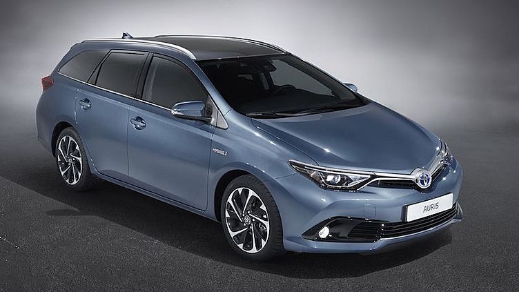 Хэтчбек и универсал Toyota Auris обновились