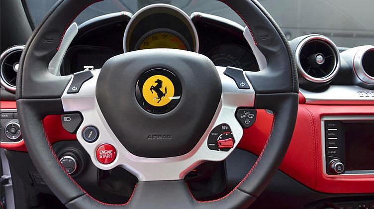 Ferrari запатентовал новую систему рулевого управления