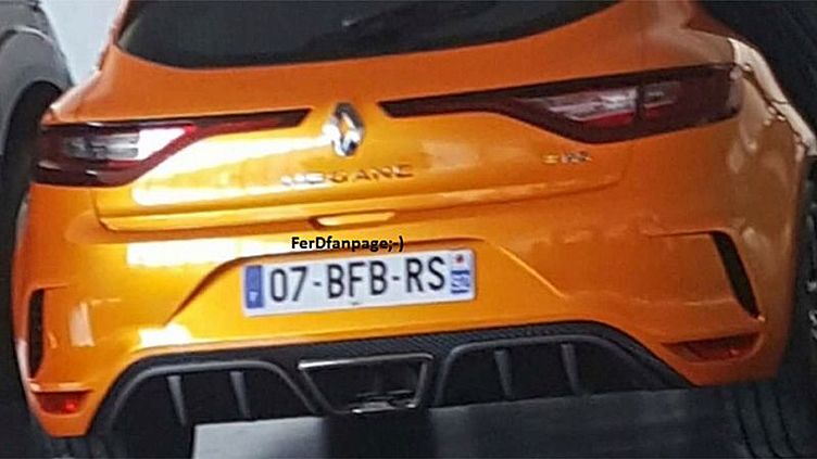 Появилась первая фотография нового Renault Megane RS