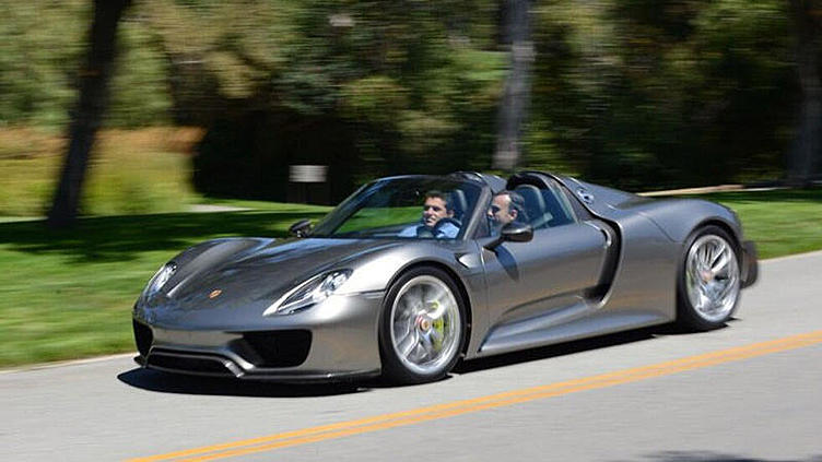 Porsche показал суперкар 918 Spyder за 43 млн рублей Porsche показал суперкар 918 Spyder за 43 млн рублей