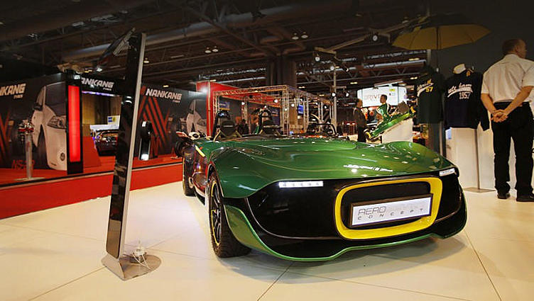 Спорткар Caterham AeroSeven перекроят по желанию клиентуры