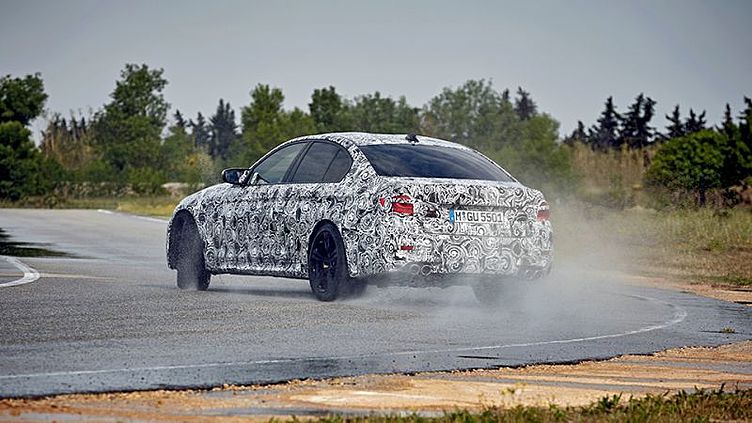 BMW M5 получит полный привод и восьмиступенчатый «автомат»