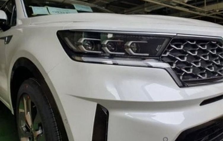 Первая фотография будущего Kia Sorento Первая фотография будущего Kia Sorento