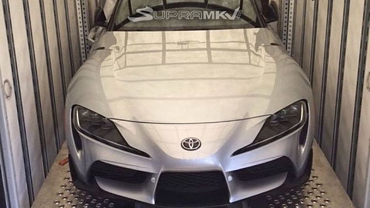 Первая фотография серийной новой Toyota Supra Первая фотография серийной новой Toyota Supra