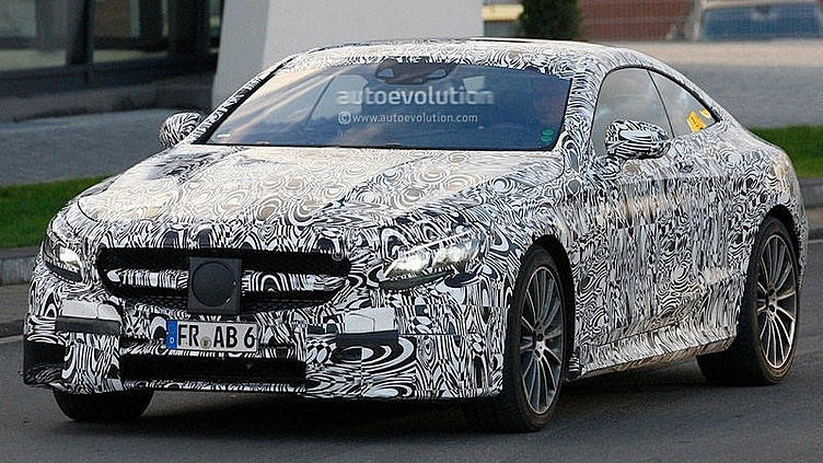 Mercedes-Benz вывел на тесты большое 
