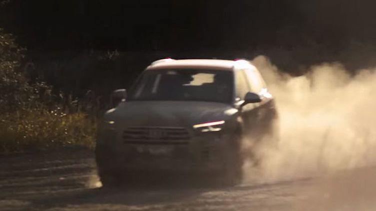 Внешность нового Audi Q5 частично показали в видеотизере Внешность нового Audi Q5 частично показали в видеотизере