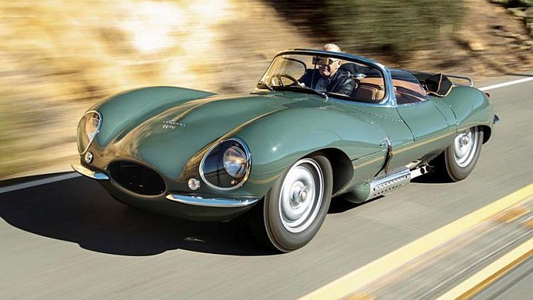 Jaguar показал возрожденный суперкар XKSS на видео Jaguar показал возрожденный суперкар XKSS на видео