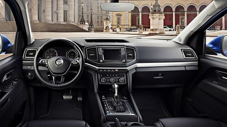 Volkswagen перестал скрывать интерьер обновленного Amarok Volkswagen перестал скрывать интерьер обновленного Amarok