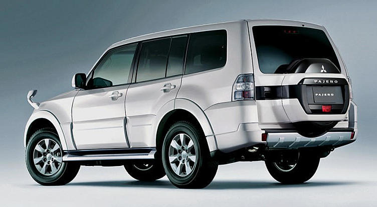 Внедорожник Mitsubishi Pajero для Японии обновился раньше российского Внедорожник Mitsubishi Pajero для Японии обновился раньше российского