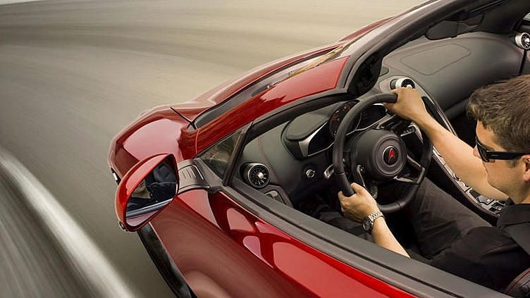 McLaren готовится порадовать рынок дешевым суперкаром McLaren готовится порадовать рынок дешевым суперкаром