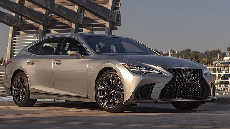 Обновленный Lexus ES поступил в продажу в России Обновленный Lexus ES поступил в продажу в России