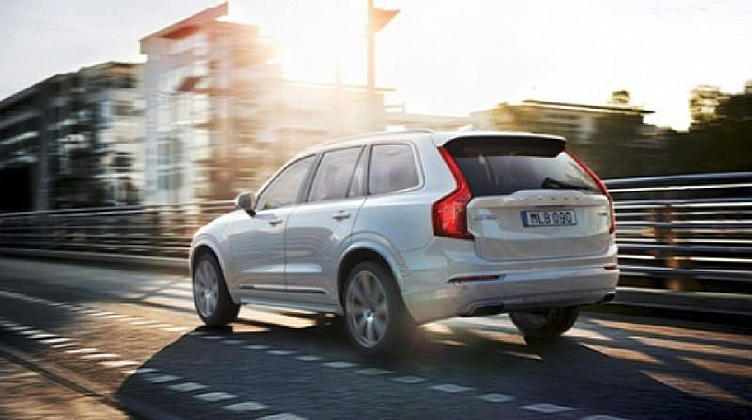 Volvo начала продажи в России кроссовера XC90 нового поколения Volvo начала продажи в России кроссовера XC90 нового поколения