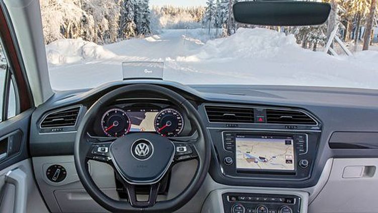 В VW придумали, как очистить лобовое стекло от снега и льда В VW придумали, как очистить лобовое стекло от снега и льда