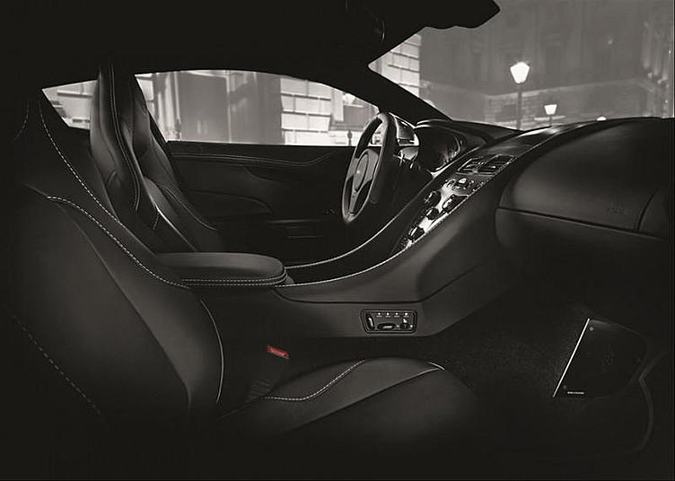Купе и кабриолету Aston Martin Vanquish добавили углепластика Купе и кабриолету Aston Martin Vanquish добавили углепластика