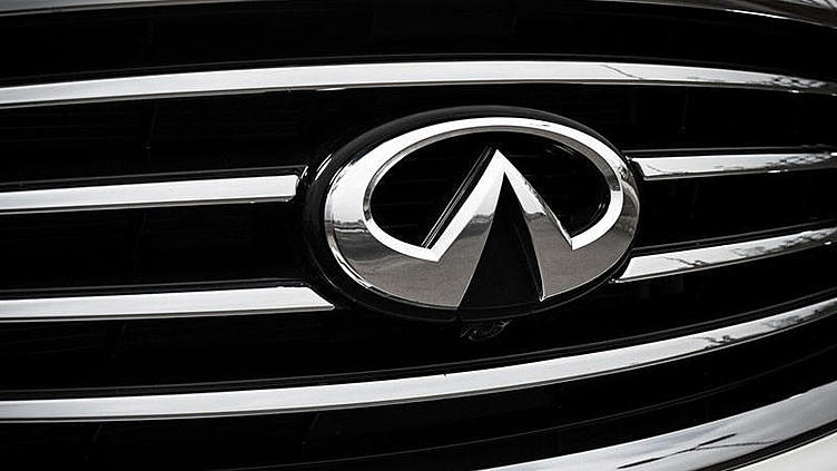 Компактный седан Infiniti выбрал себе родственника посимпатичнее Компактный седан Infiniti выбрал себе родственника посимпатичнее