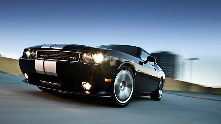 Dodge Challenger попытается догнать Mustang и Camaro