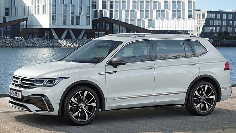Большой Volkswagen Tiguan Allspace обновился Большой Volkswagen Tiguan Allspace обновился