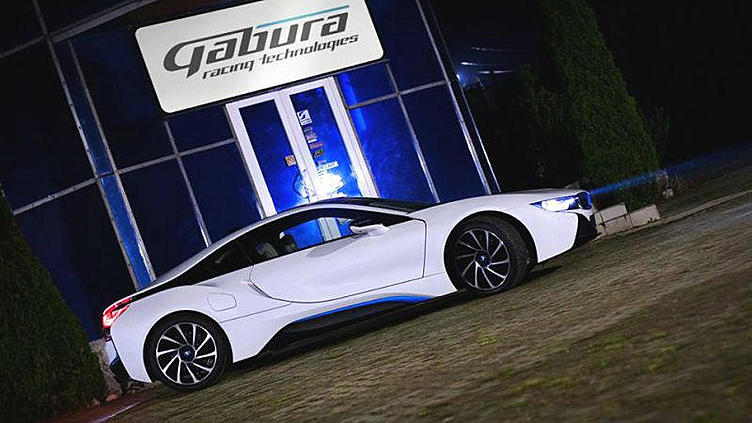 Гибрид BMW i8 оснастили «восьмеркой» от M6 Гибрид BMW i8 оснастили «восьмеркой» от M6