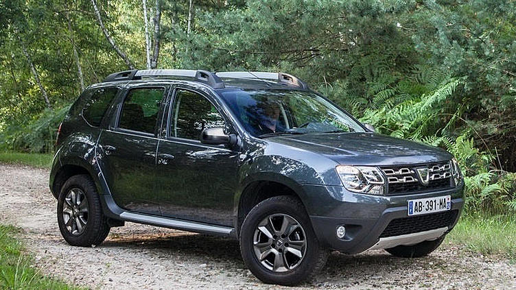 Компания Dacia показала живьем новый Duster