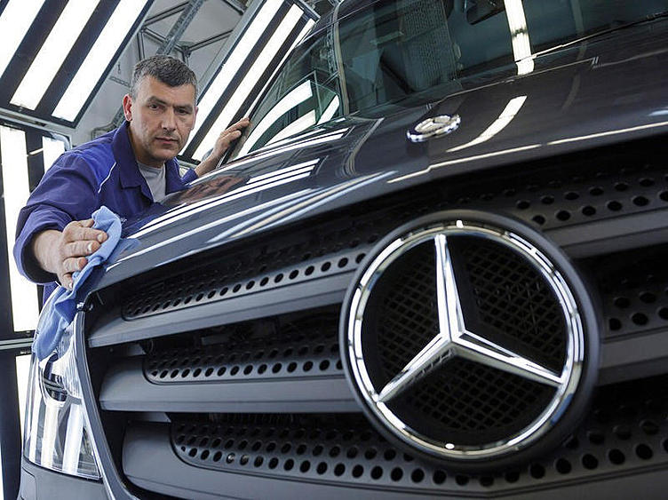 Mercedes начал сборку своих машин в России