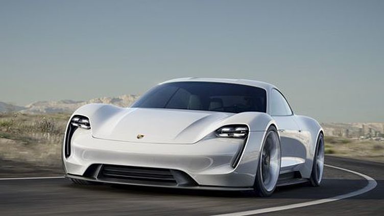 Porsche выпустит электрический спорткар еще до конца десятилетия Porsche выпустит электрический спорткар еще до конца десятилетия