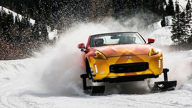 Nissan построил гусеничный родстер Nissan построил гусеничный родстер