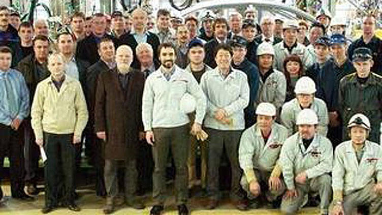 В Ижевске приступили к сборке первой машины марки Nissan