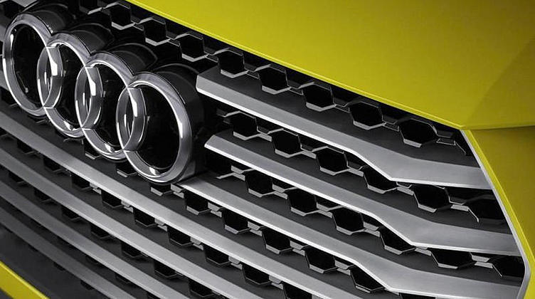 Audi покажет в Париже модель TT в кузове кабриолет