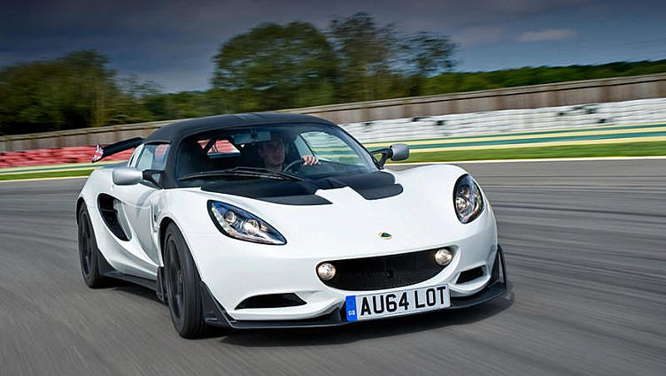 Дорожная модель Lotus Elise S Cup сравнялась по весу с трековой