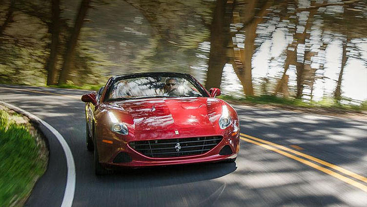 Кабриолеты Ferrari California T оказались пожароопасными