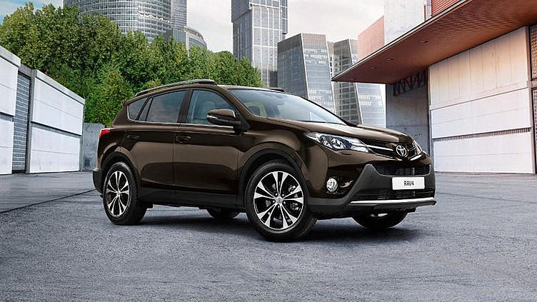 Покупателям кроссовера Toyota RAV4 предложили новые опции