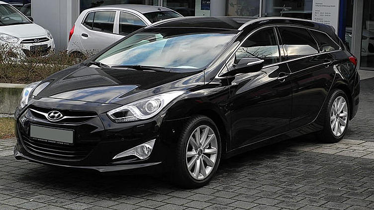 Седан Hyundai i40 получил новые комплектации Седан Hyundai i40 получил новые комплектации