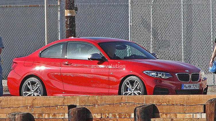 Появились первые фото новейшей 2 серии от BMW Появились первые фото новейшей 2 серии от BMW