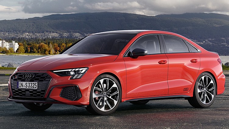 Audi объявила цены на S3 и S3 Sportback для России