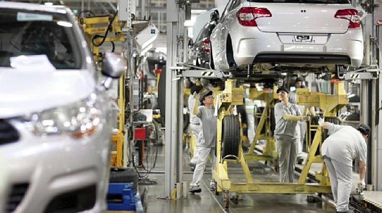Калужский завод «ПСМА Рус» возобновляет производство автомобилей