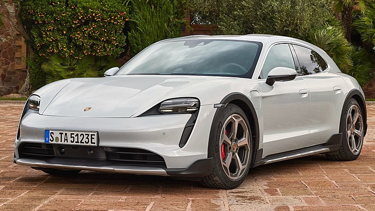 Taycan Cross Turismo новый универсал на электротяге от Porsche