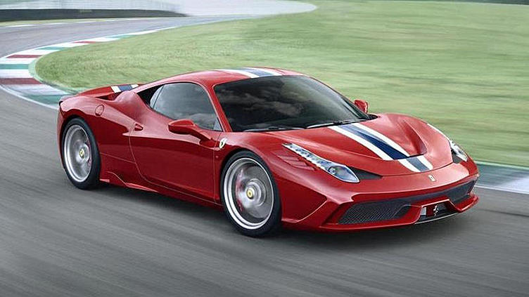 Ferrari 458 Italia стал более спортивным и сменил имя