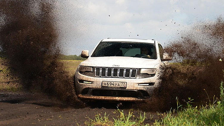 Jeep научит свои будущие гибриды преодолевать бездорожье