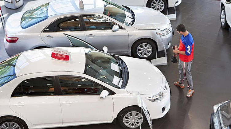 Toyota подняла рублевые цены на 20 % Toyota подняла рублевые цены на 20 %