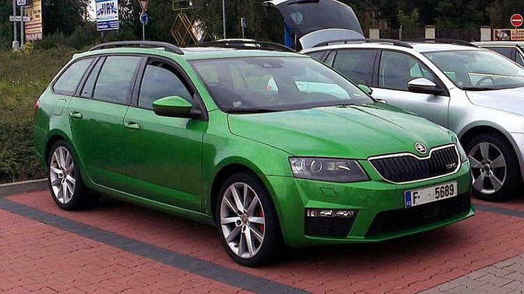 Новые Skoda Octavia RS попались фотошпионам Новые Skoda Octavia RS попались фотошпионам