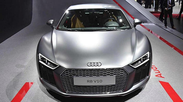 Audi показала сразу три суперкара R8 на все случаи жизни Audi показала сразу три суперкара R8 на все случаи жизни
