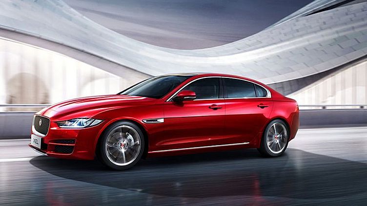 Jaguar удлинил седан XE Jaguar удлинил седан XE