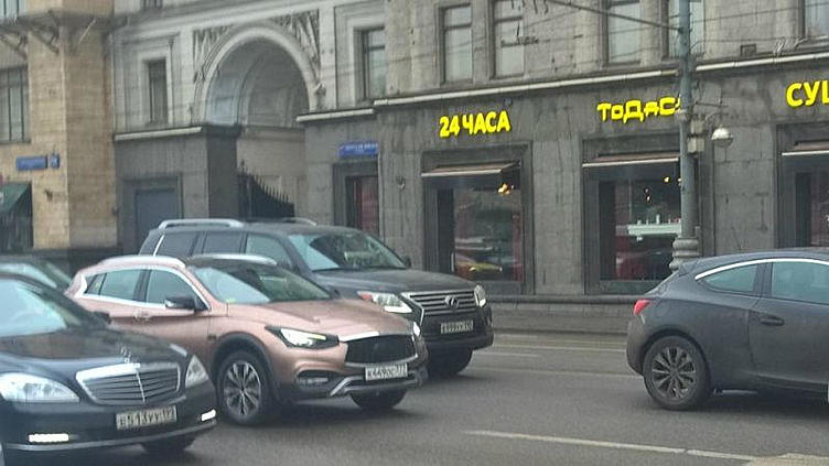 Infiniti QX30 сфотографировали в Москве за полгода до российской премьеры Infiniti QX30 сфотографировали в Москве за полгода до российской премьеры