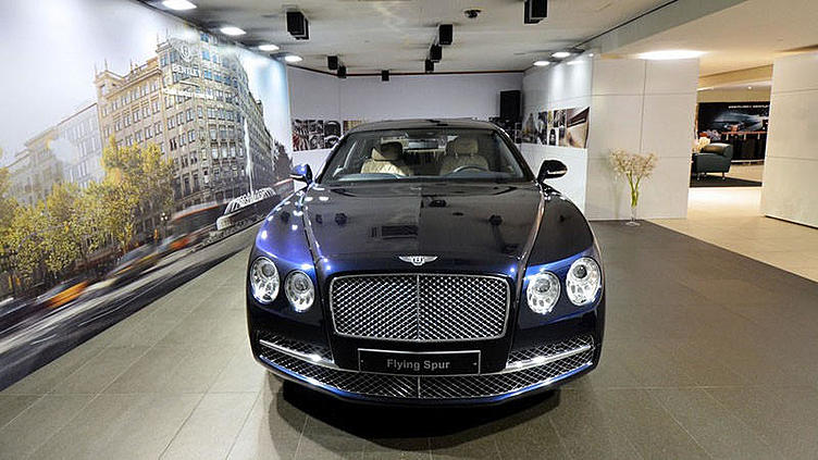  Bentley представил в Москве новый Flying Spur за 10,7 млн рублей