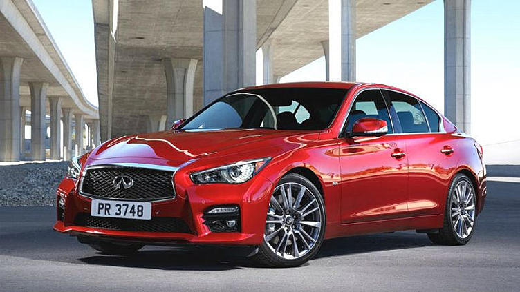 Седан Infiniti Q50 получил 400-сильный твин-турбо мотор