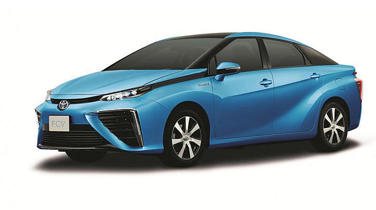 Toyota показала первый глобальный седан на водородном топливе Toyota показала первый глобальный седан на водородном топливе
