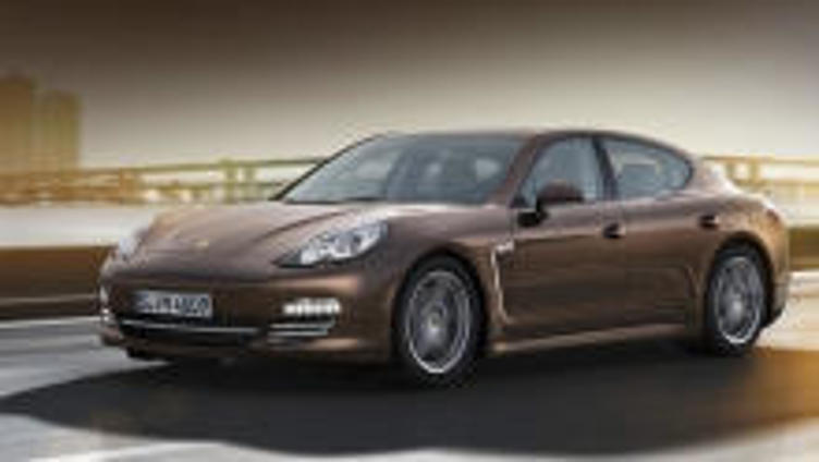 Porsche Panamera наградили шильдиками Platinum Edition